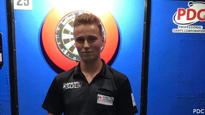 Damian Mol darts 5f6f3e6868491
